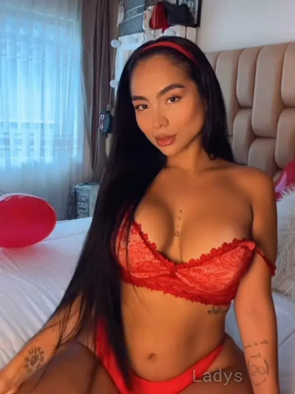 ColombienneChaude, 27 years beautiful nude Nice escorts girl, height 168 sm, Weight 67 kg