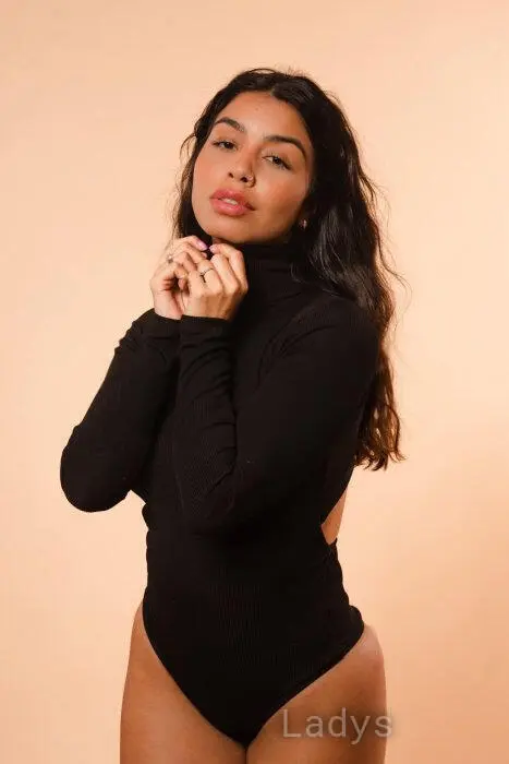 Suzanna, 21 years beautiful nude Nice escorts girl, height 171 sm, Weight 52 kg