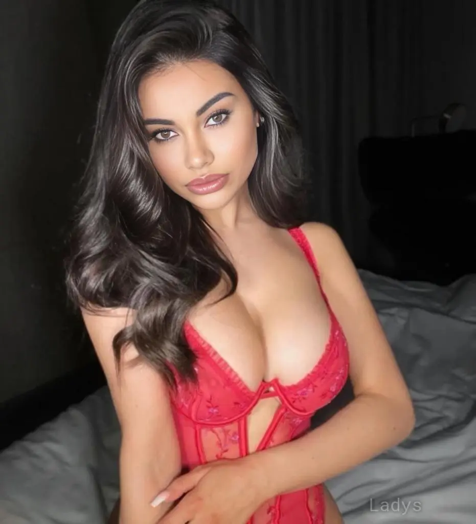 Tina, 23 years beautiful nude Nice escorts girl, height 168 sm, Weight 55 kg