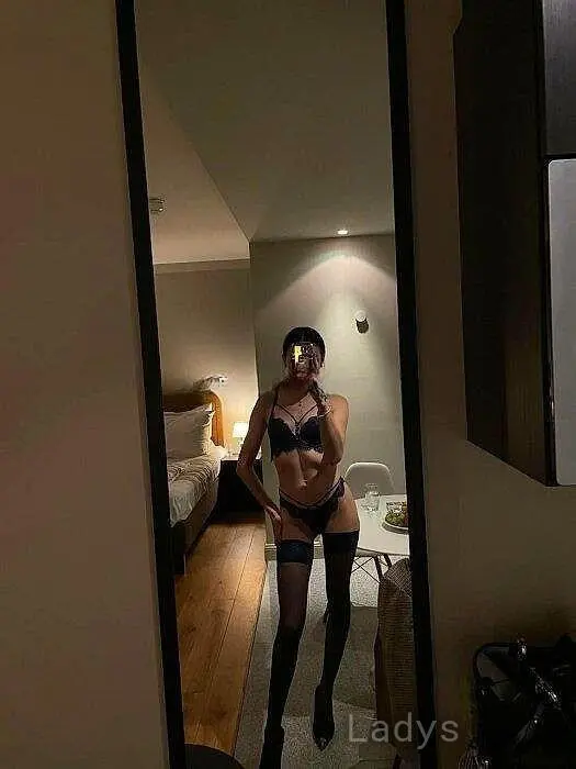 Victoria, 27 years beautiful nude Nice escorts girl, height 159 sm, Weight 56 kg