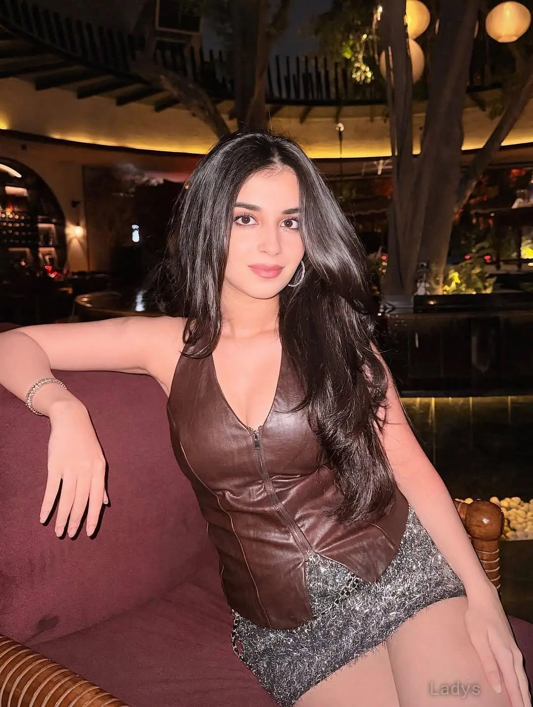 Aarushi, 23 years old Noida escort girl with big tits, height 154 sm, Weight  kg