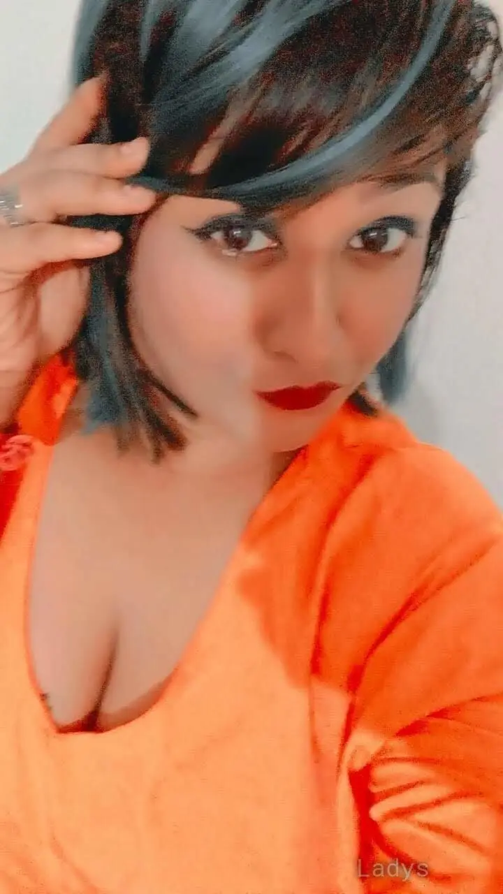 Ashwini,  years old Noida escort girl with big tits, height  sm, Weight  kg