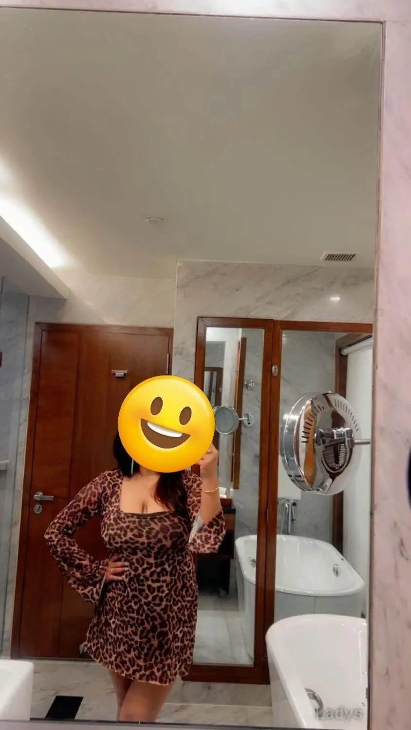 Eden, years old Noida escort girl with big tits, height sm, Weight kg
