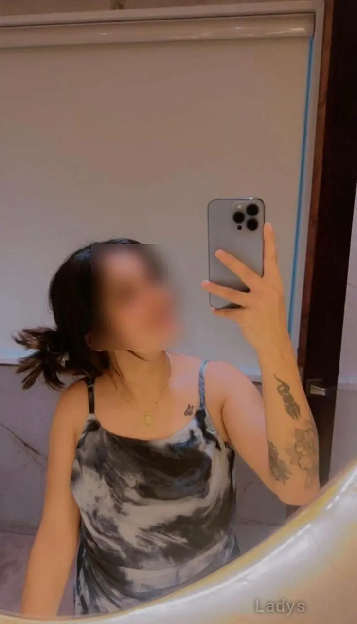Ishika, 25 years old Noida escort girl with big tits, height 165 sm, Weight  kg