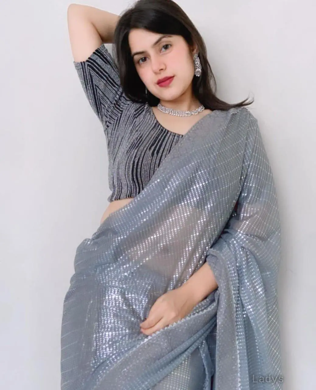 Komal, 22 years old Noida escort girl with big tits, height 154 sm, Weight kg