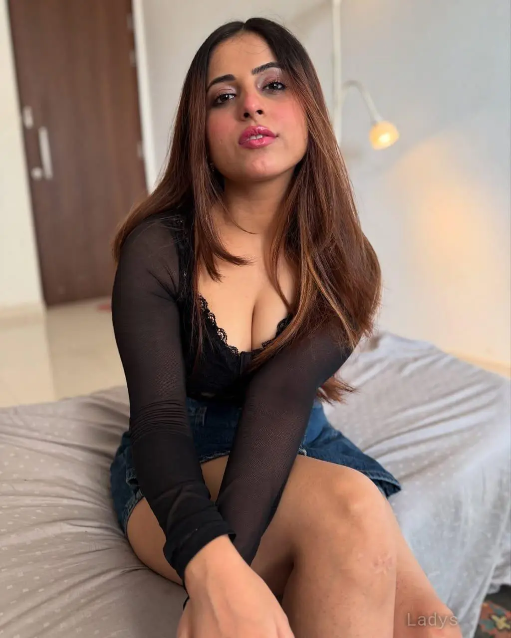 Ragini, 24 years old Noida escort girl with big tits, height 154 sm, Weight kg
