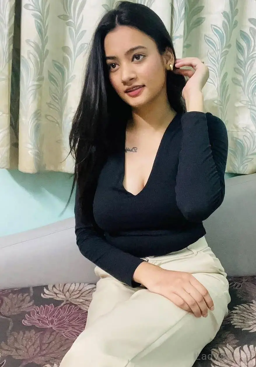 Ragini, 23 years old Noida escort girl with big tits, height 155 sm, Weight  kg