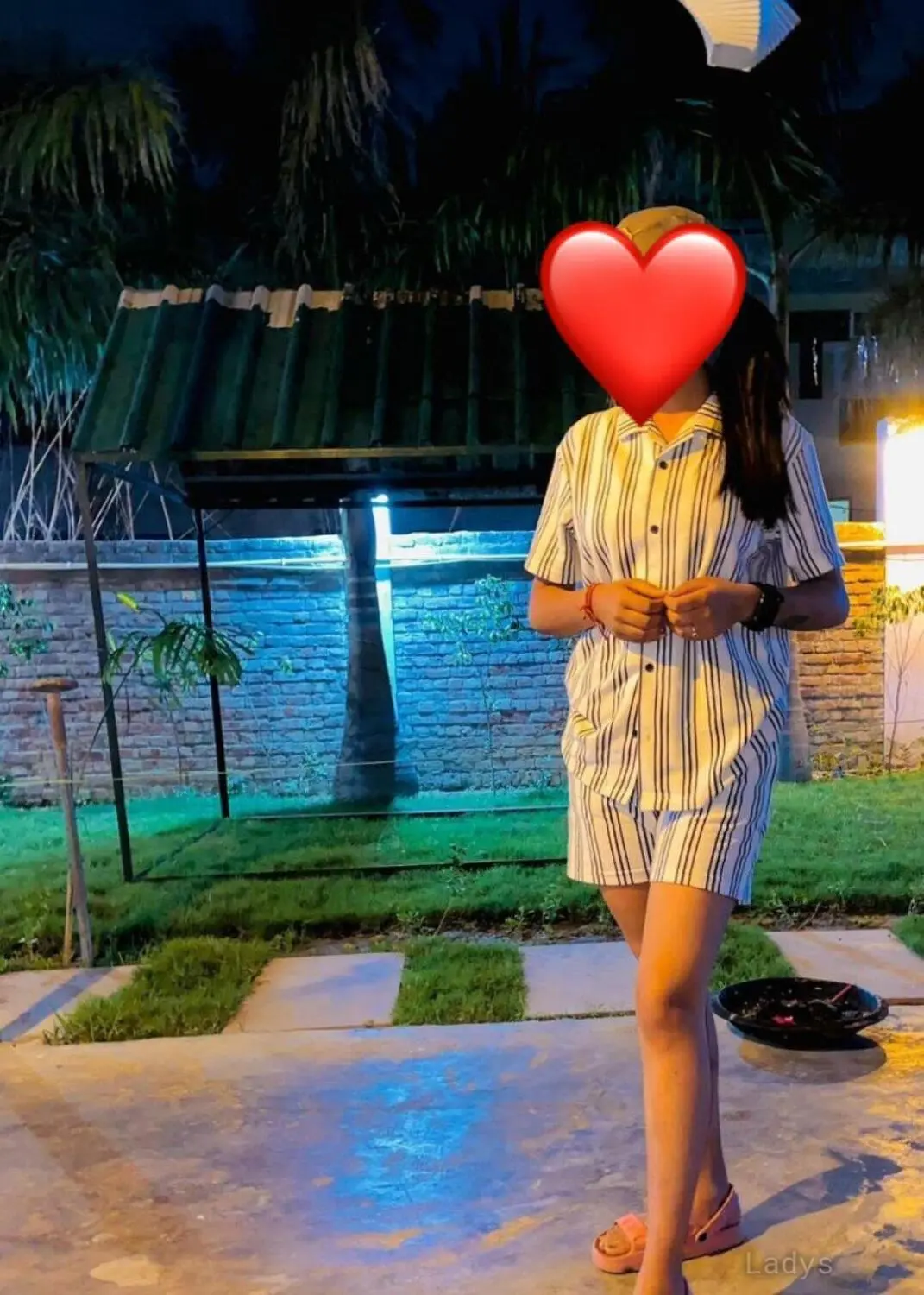 Shreya,  years old Noida escort girl with big tits, height  sm, Weight  kg