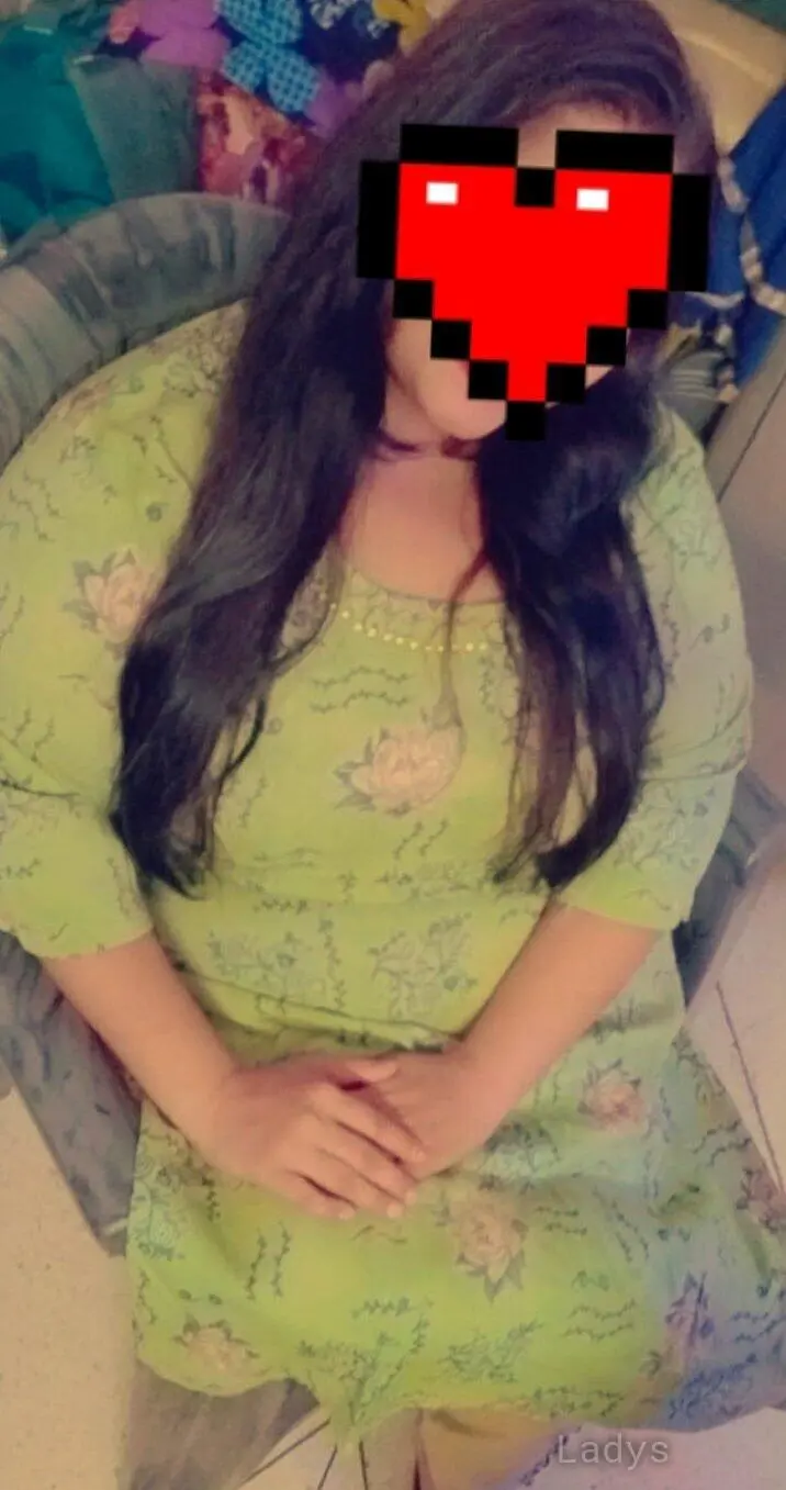 Shubhra, 26 years old Noida escort girl with big tits, height 167 sm, Weight kg