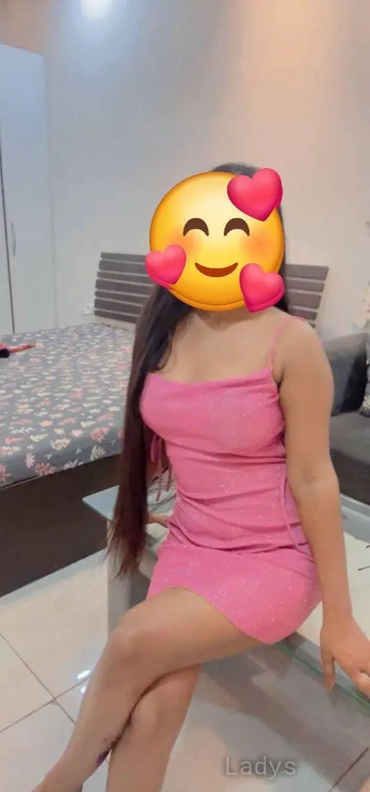 Somya, 21 years old Noida escort girl with big tits, height 152 sm, Weight kg