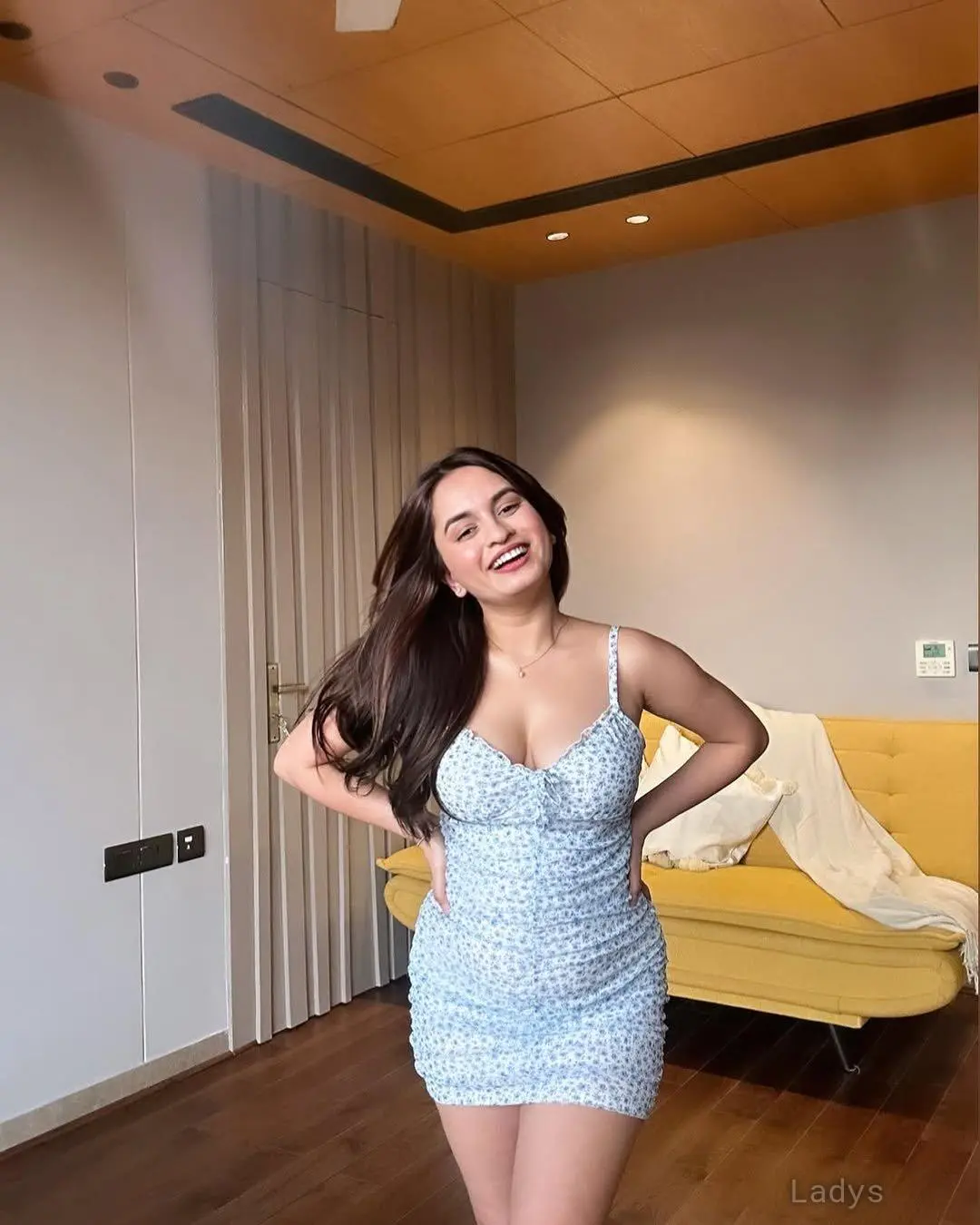 Sonali Patel, 22 years old Noida escort girl with big tits, height 153 sm, Weight  kg