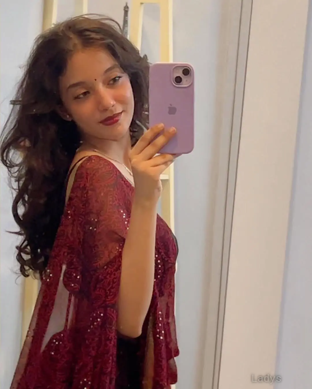 Suman, 22 years old Noida escort girl with big tits, height 154 sm, Weight  kg