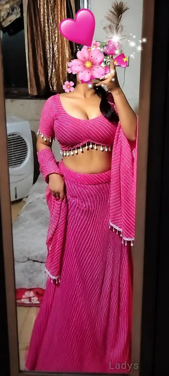 Vanshika, 21 years old Noida escort girl with big tits, height 155 sm, Weight kg