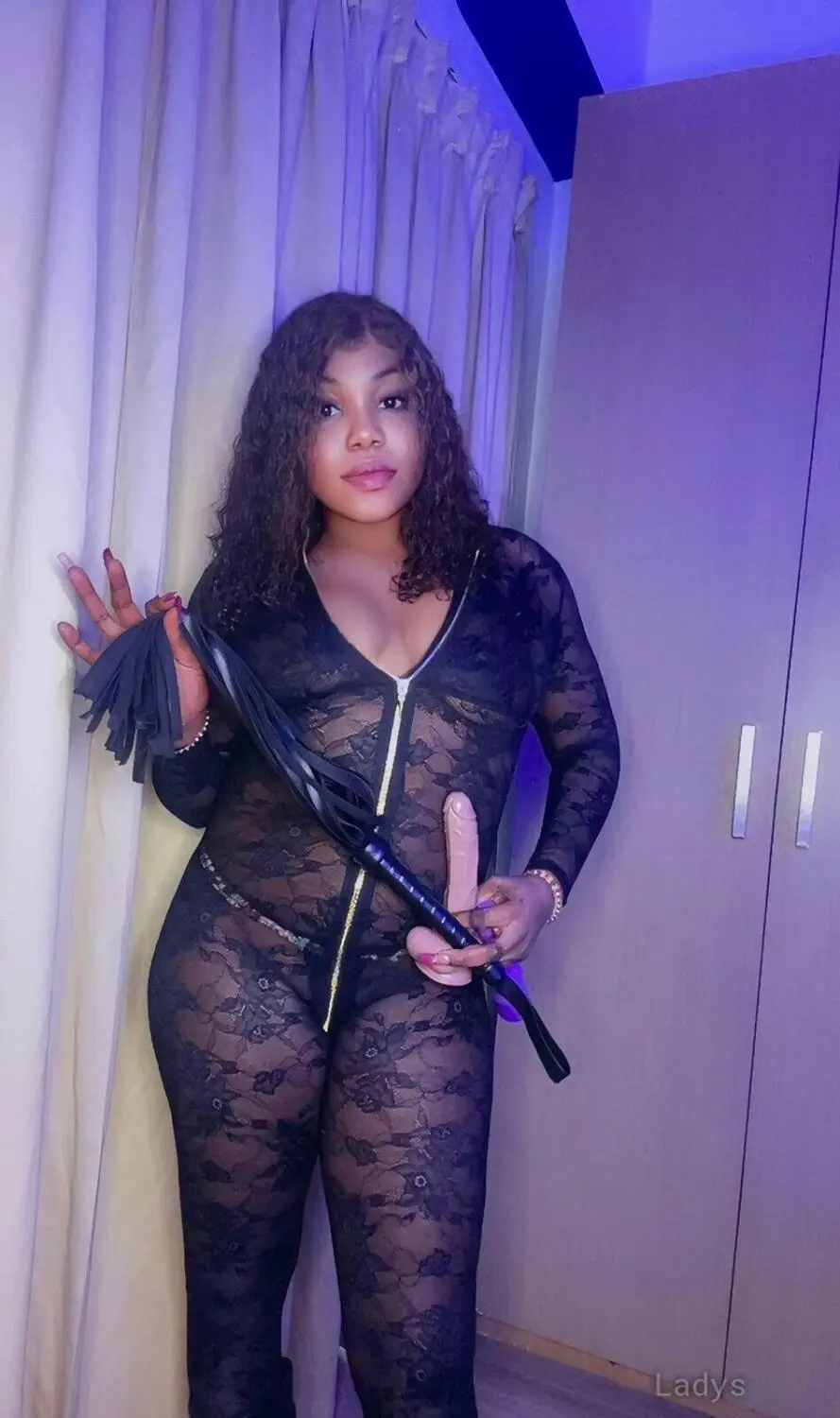 Africa Queens, 23 years beautiful nude Noida escorts girl, height 153 sm, Weight kg