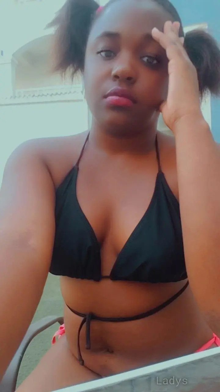 Amanda, 24 years beautiful nude Noida escorts girl, height 156 sm, Weight  kg