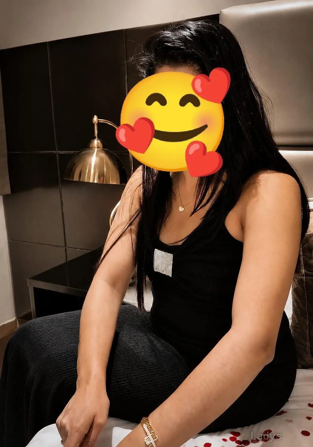Angel, 21 years beautiful nude Noida escorts girl, height 165 sm, Weight kg