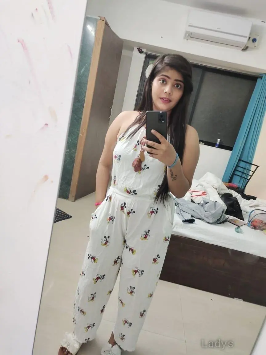 Kavya, 25 years beautiful nude Noida escorts girl, height 170 sm, Weight  kg