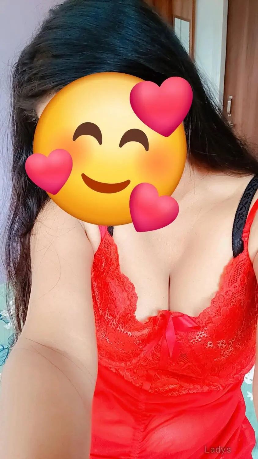 Lisa, 23 years beautiful nude Noida escorts girl, height 152 sm, Weight  kg