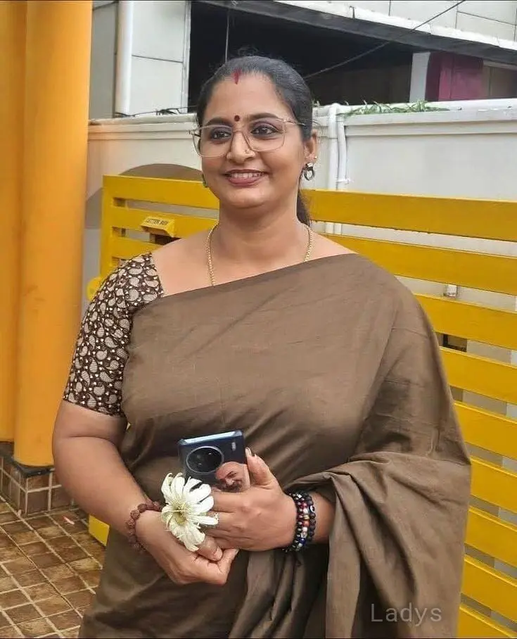 Nidhi, years beautiful nude Noida escorts girl, height sm, Weight kg