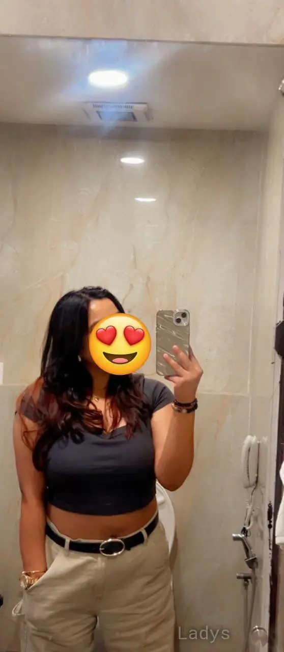 Simmy, 23 years beautiful nude Noida escorts girl, height  sm, Weight  kg