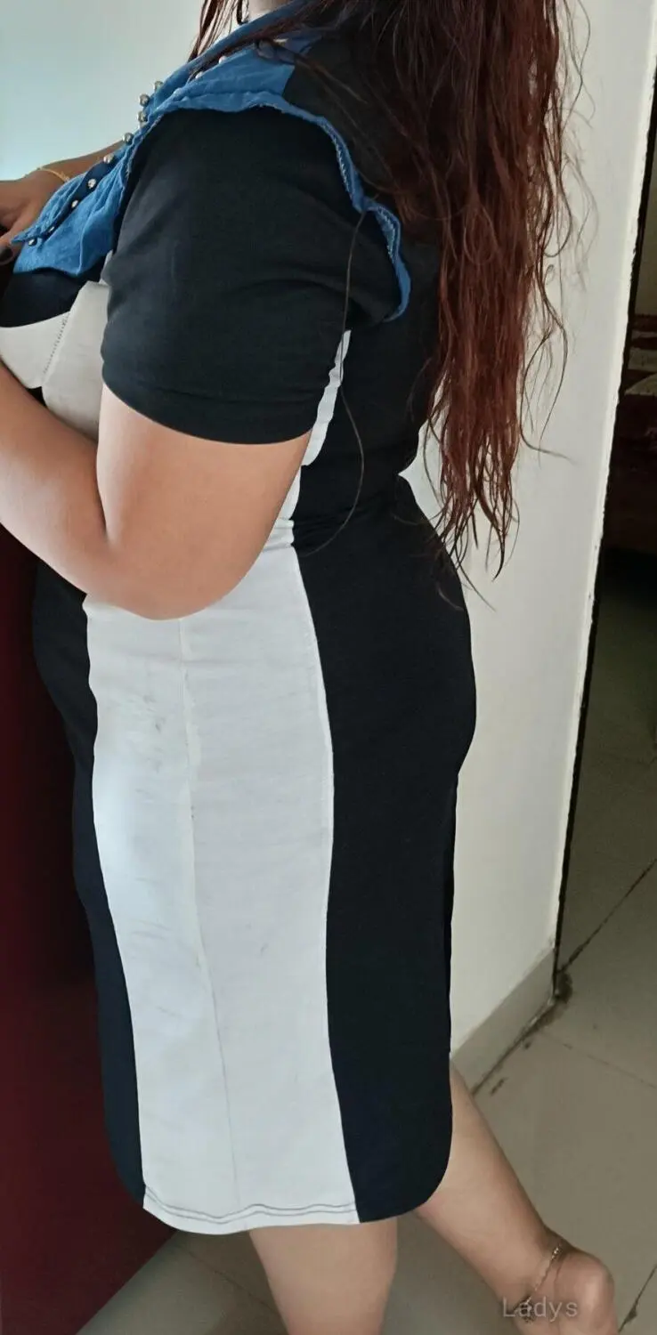 Vivian, 25 years beautiful nude Noida escorts girl, height 163 sm, Weight  kg