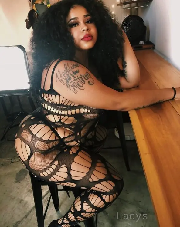 Bbw Barbie, 24 years beautiful nude North Bay escorts girl, height 172 sm, Weight 107 kg