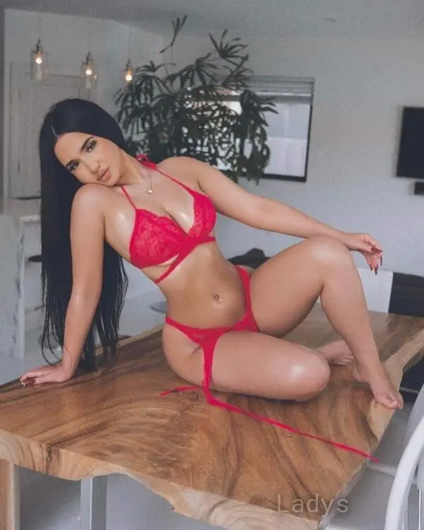 Salud Mami, 21 years beautiful nude North Bay escorts girl, height 155 sm, Weight 65 kg
