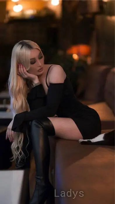 Azra, 23 years beautiful nude Novi Sad escorts girl, height 151 sm, Weight 59 kg