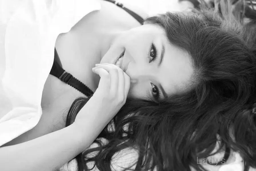 Kimi Massage, 26 years beautiful nude Nuremberg escorts girl, height 160 sm, Weight 58 kg