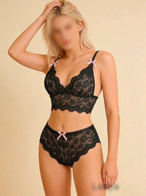 Bianca,  years old Okinawa escort girl with big tits, height  sm, Weight  kg