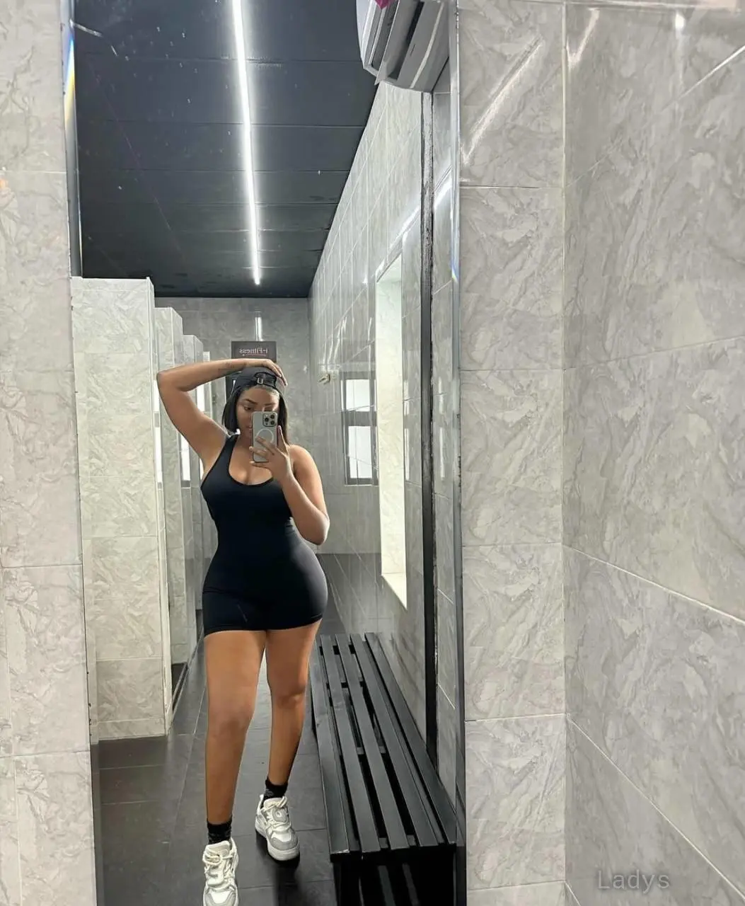 Vivian, 24 years old Okinawa escort girl with big tits, height 126 sm, Weight kg