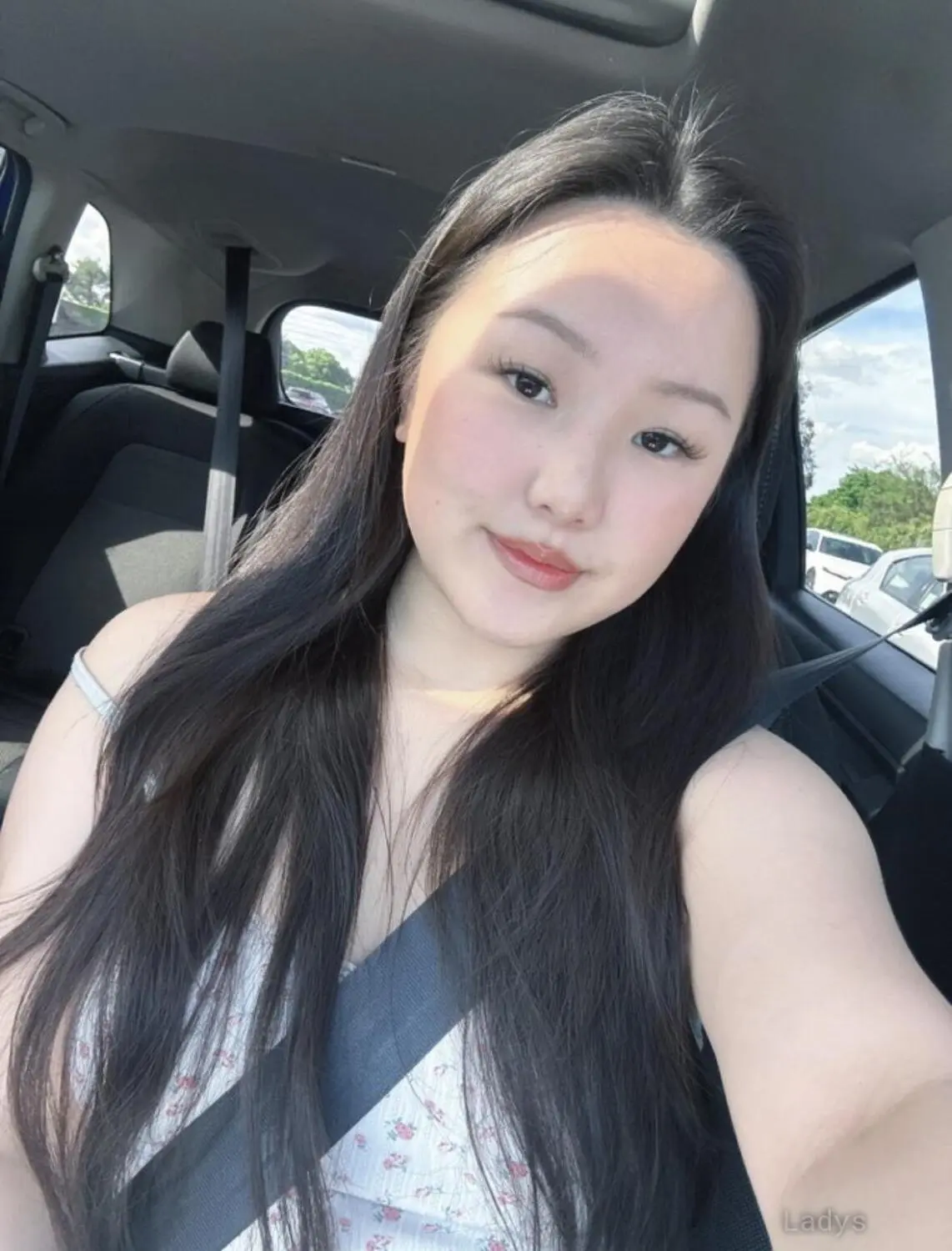Rossy, 20 years beautiful nude Okinawa escorts girl, height 162 sm, Weight 61 kg