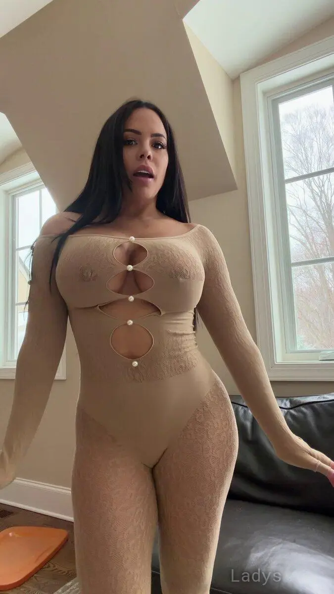 Fuck my pussy till I squirt, 29 years beautiful nude Oklahoma City escorts girl, height 163 sm, Weight 53 kg