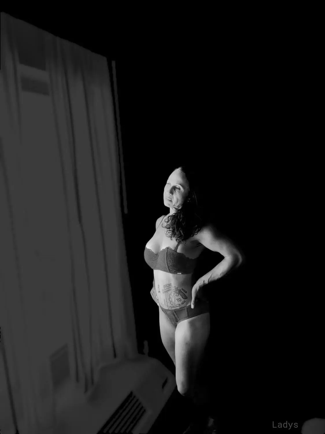 Rynel Rubs, 43 years beautiful nude Oklahoma City escorts girl, height 158 sm, Weight 59 kg