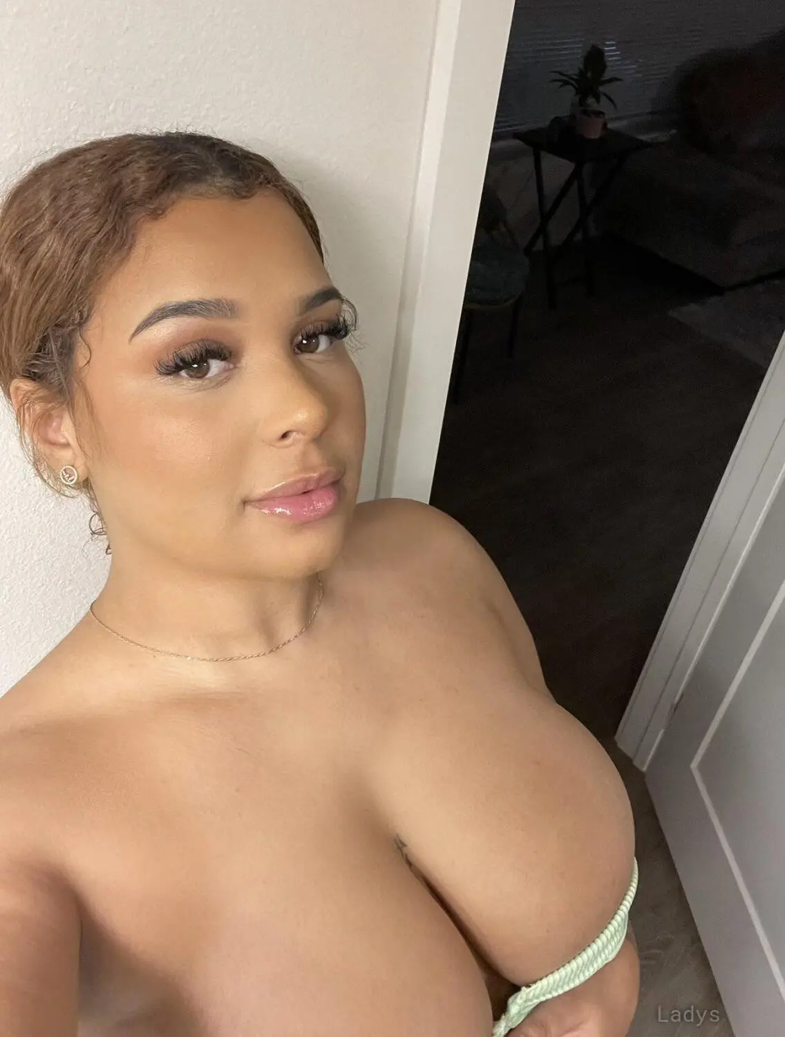 Sexy Milicent, 28 years beautiful nude Oklahoma City escorts girl, height 166 sm, Weight 60 kg