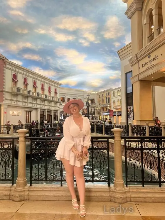 Cloecameron, 26 years beautiful nude Orange County escorts girl, height 171 sm, Weight 75 kg