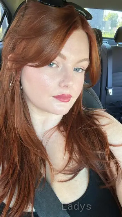 Magic Maisy, 25 years beautiful nude Orange County escorts girl, height 158 sm, Weight 67 kg