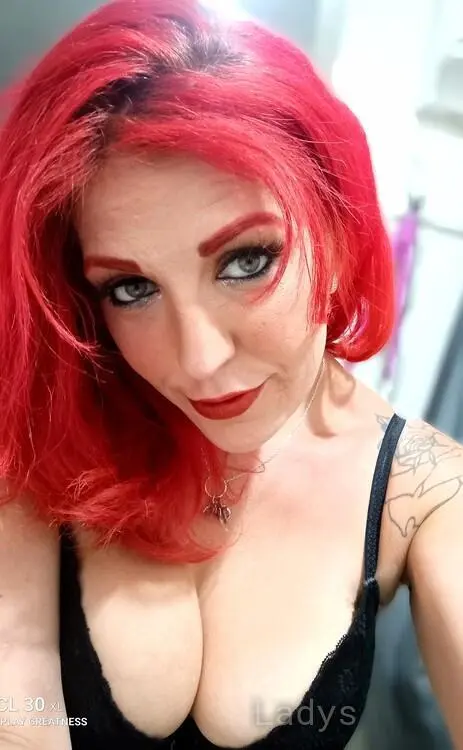 Savannah S Rose, 32 years beautiful nude Orange County escorts girl, height 172 sm, Weight 65 kg