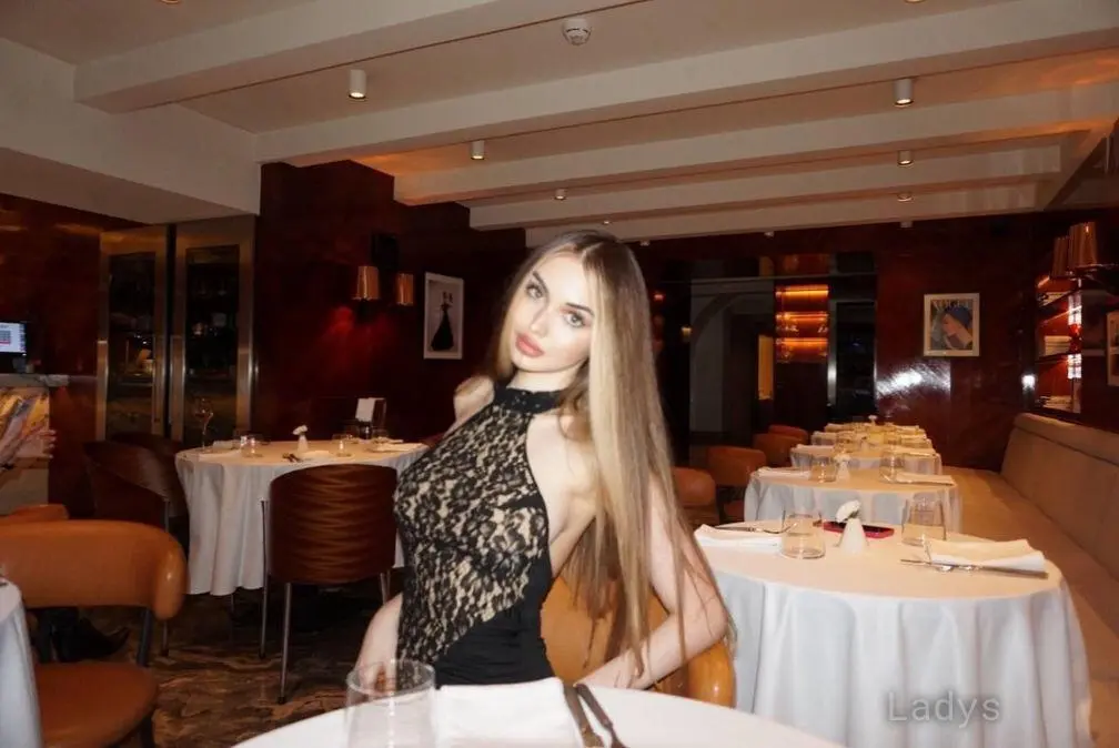 Emma, 20 years beautiful nude Orlando escorts girl, height 170 sm, Weight 50 kg