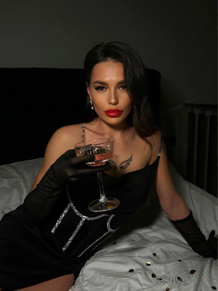 Nina, 27 years beautiful nude Orlando escorts girl, height 168 sm, Weight 58 kg