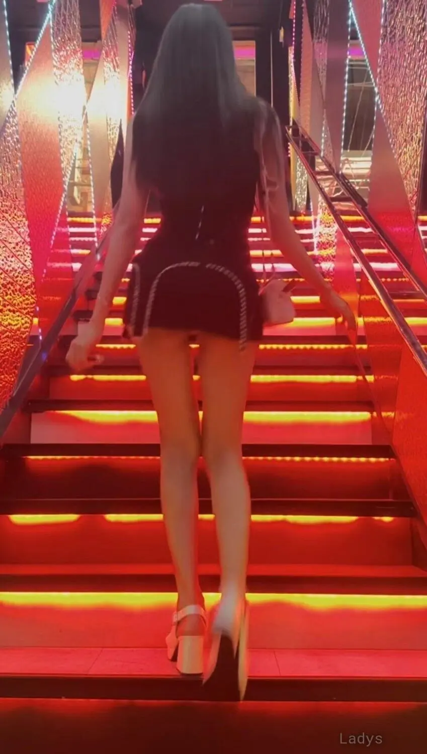 Kimi, 24 years sexy toples Osaka scorts girl, height 172 sm, Weight  kg