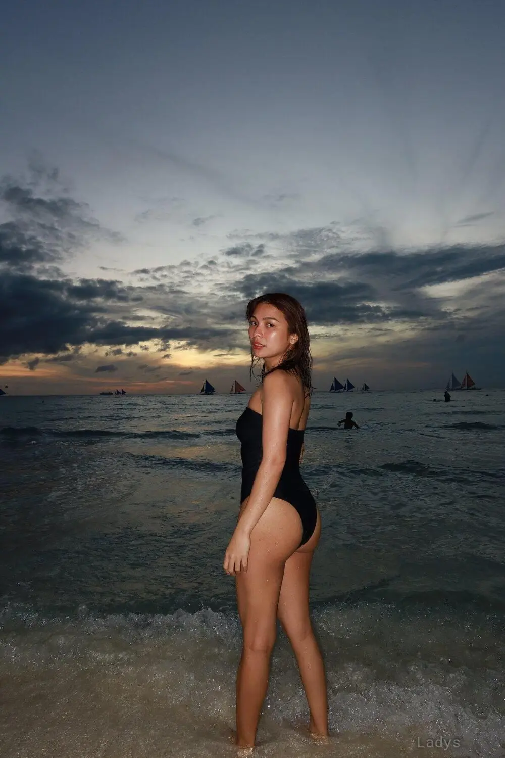 Lisa, 28 years sexy toples Osaka scorts girl, height 158 sm, Weight  kg