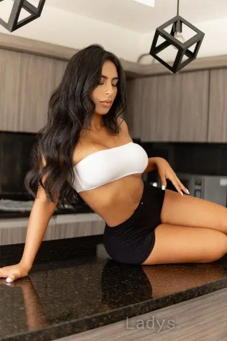 Stefania, 24 years beautiful nude Oslo escorts girl, height 160 sm, Weight 55 kg