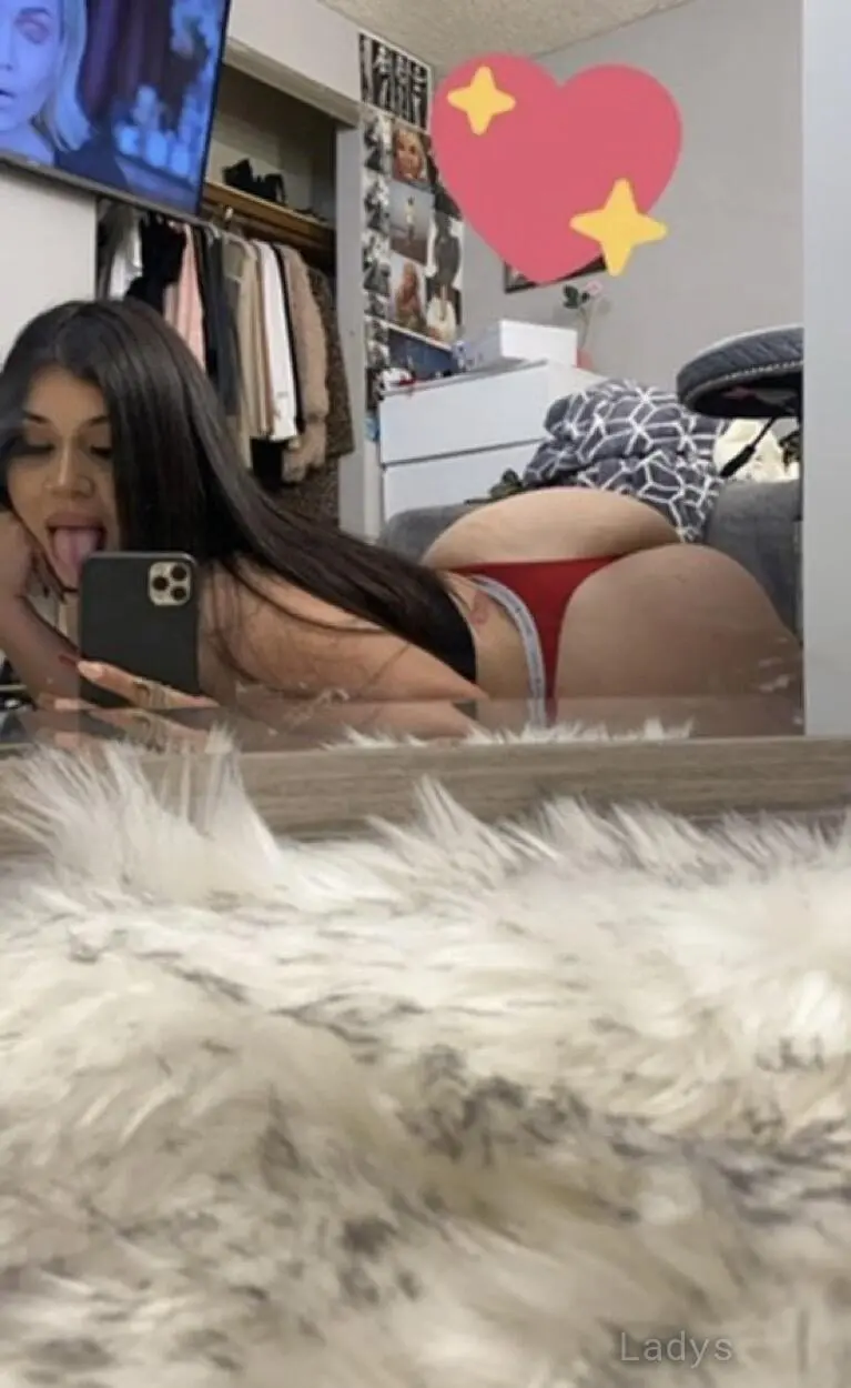Laurel, 27 years beautiful nude Ottawa escorts girl, height 167 sm, Weight 44 kg