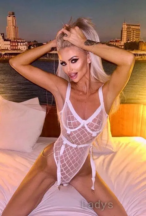 Sofia, 29 years beautiful nude Padova escorts girl, height 170 sm, Weight 54 kg