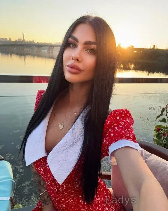 Darlin, 22 years beautiful nude Palm Jumeirah escorts girl, height 170 sm, Weight 62 kg