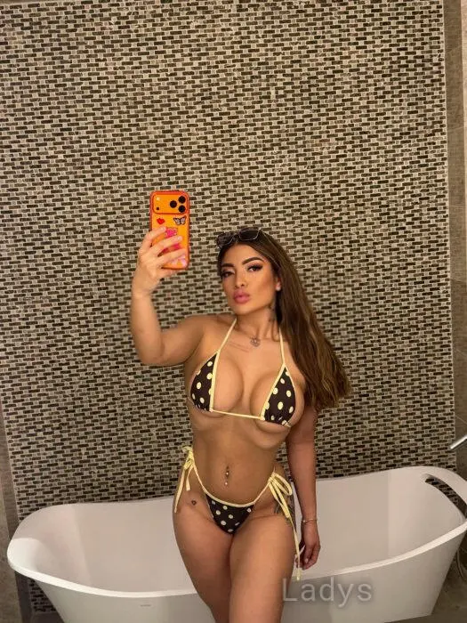 Alyz, 25 years old Palma de Mallorca escort girl with big tits, height 165 sm, Weight 58 kg