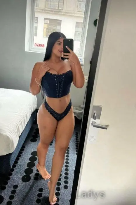 Sofia, 23 years old Palma de Mallorca escort girl with big tits, height 162 sm, Weight 56 kg