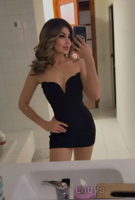 Miriam, 22 years beautiful nude Palma de Mallorca escorts girl, height 162 sm, Weight 45 kg