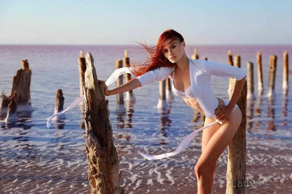 Nicole, 23 years old Paris escort girl with big tits, height 167 sm, Weight 50 kg